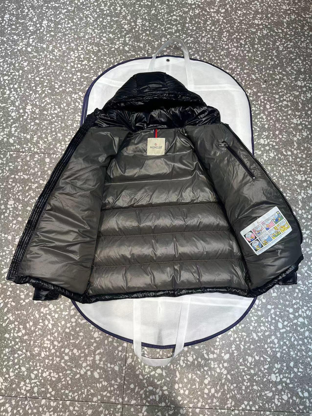 [MONCLER-몽클레어] 몽클레어 마야 유광 패딩