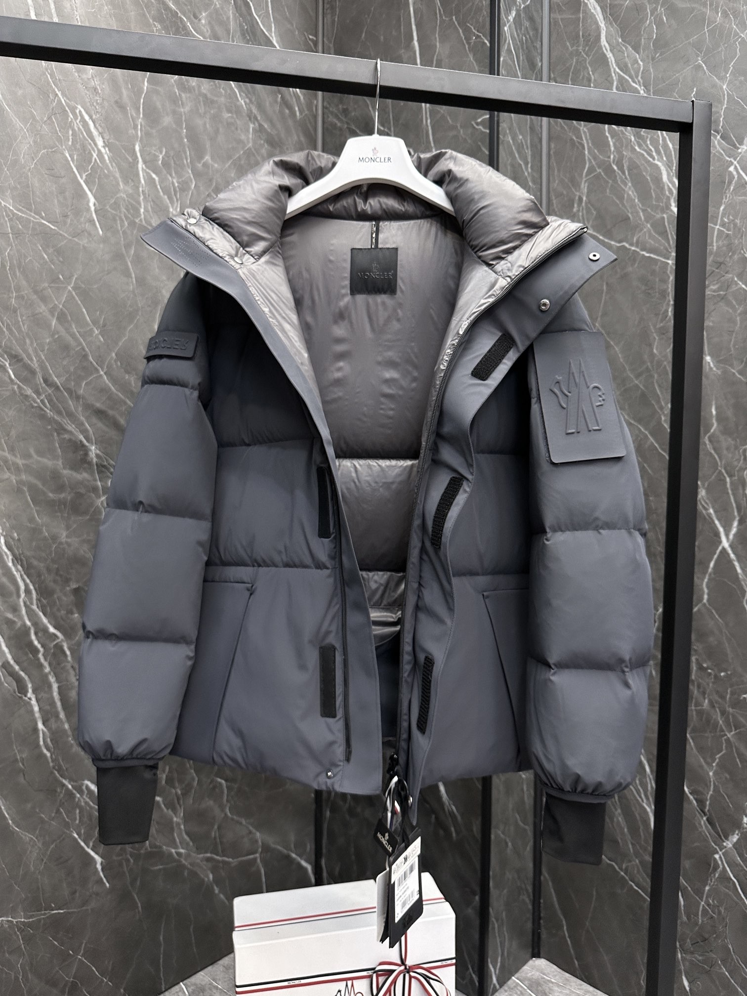 [MONCLER-몽클레어] 몽클레어 그르노블 남성 패딩