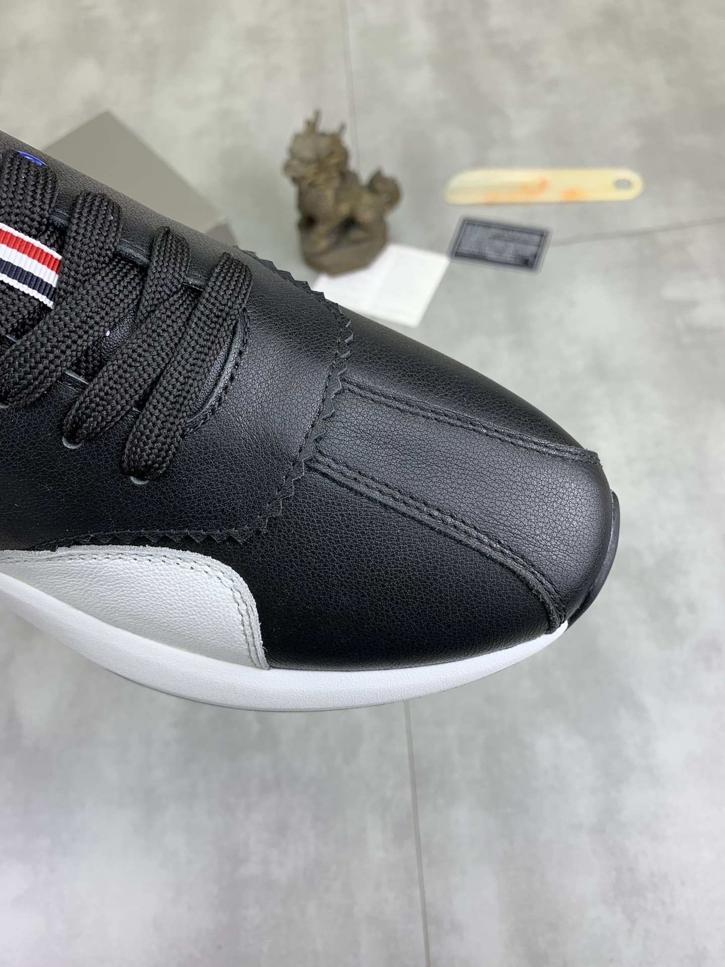 [THOM BROWNE-톰브라운] 톰브라운  남성 스니커즈