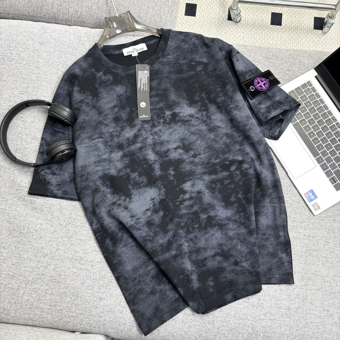 [STON ISLAND -스톤아일랜드] 스톤아일랜드 타이다이 코인 와펜 반팔 티셔츠