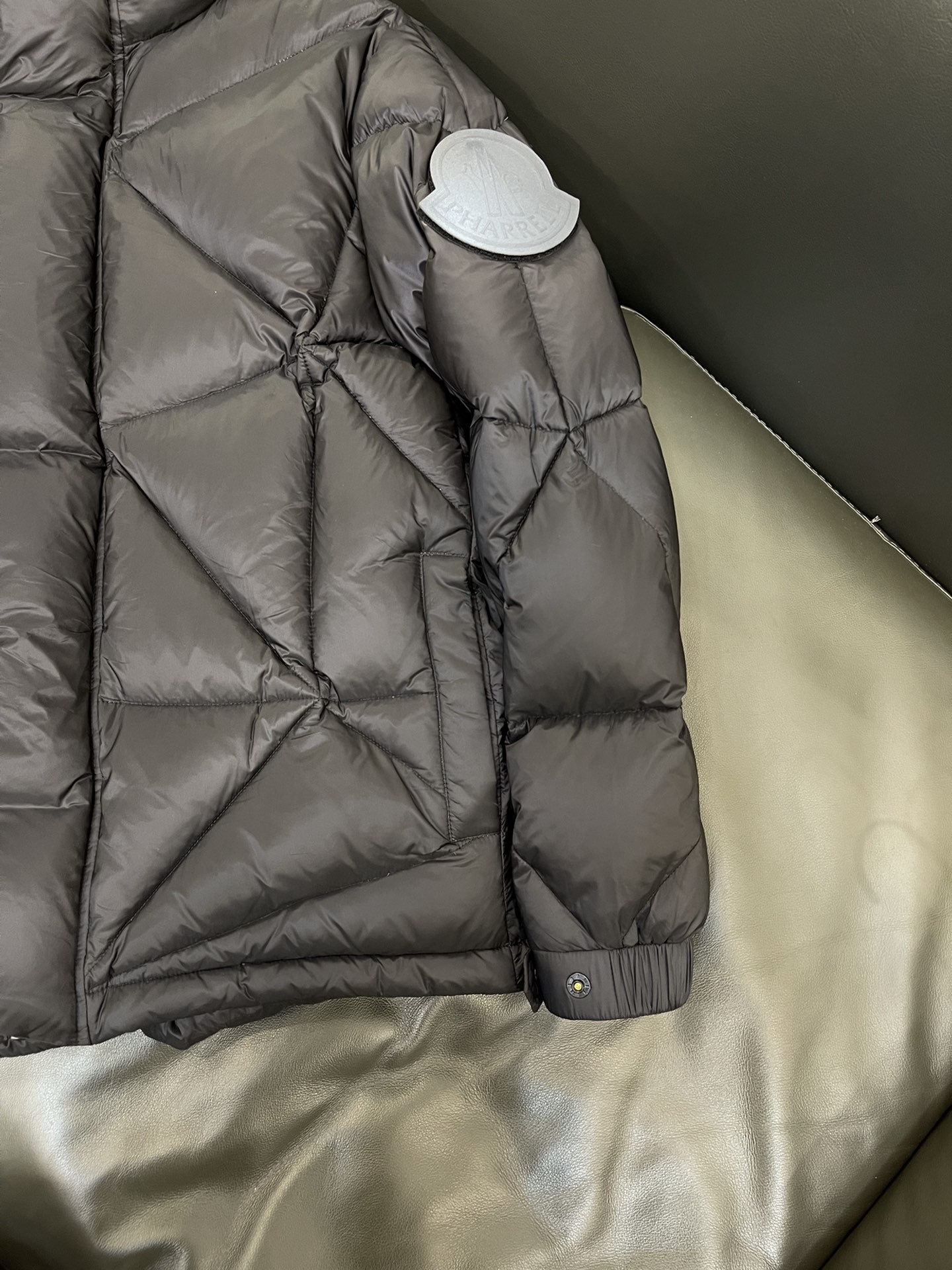 [MONCLER-몽클레어] 몽클레어 X퍼렐 지니어스 패딩 점퍼