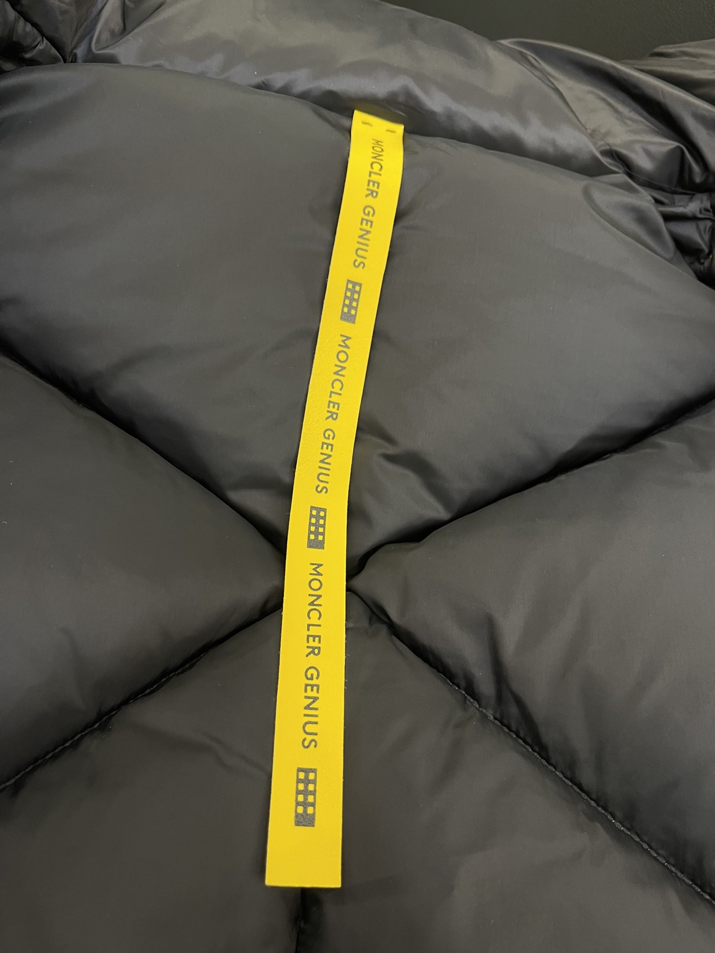 [MONCLER-몽클레어] 몽클레어 X퍼렐 지니어스 패딩 점퍼