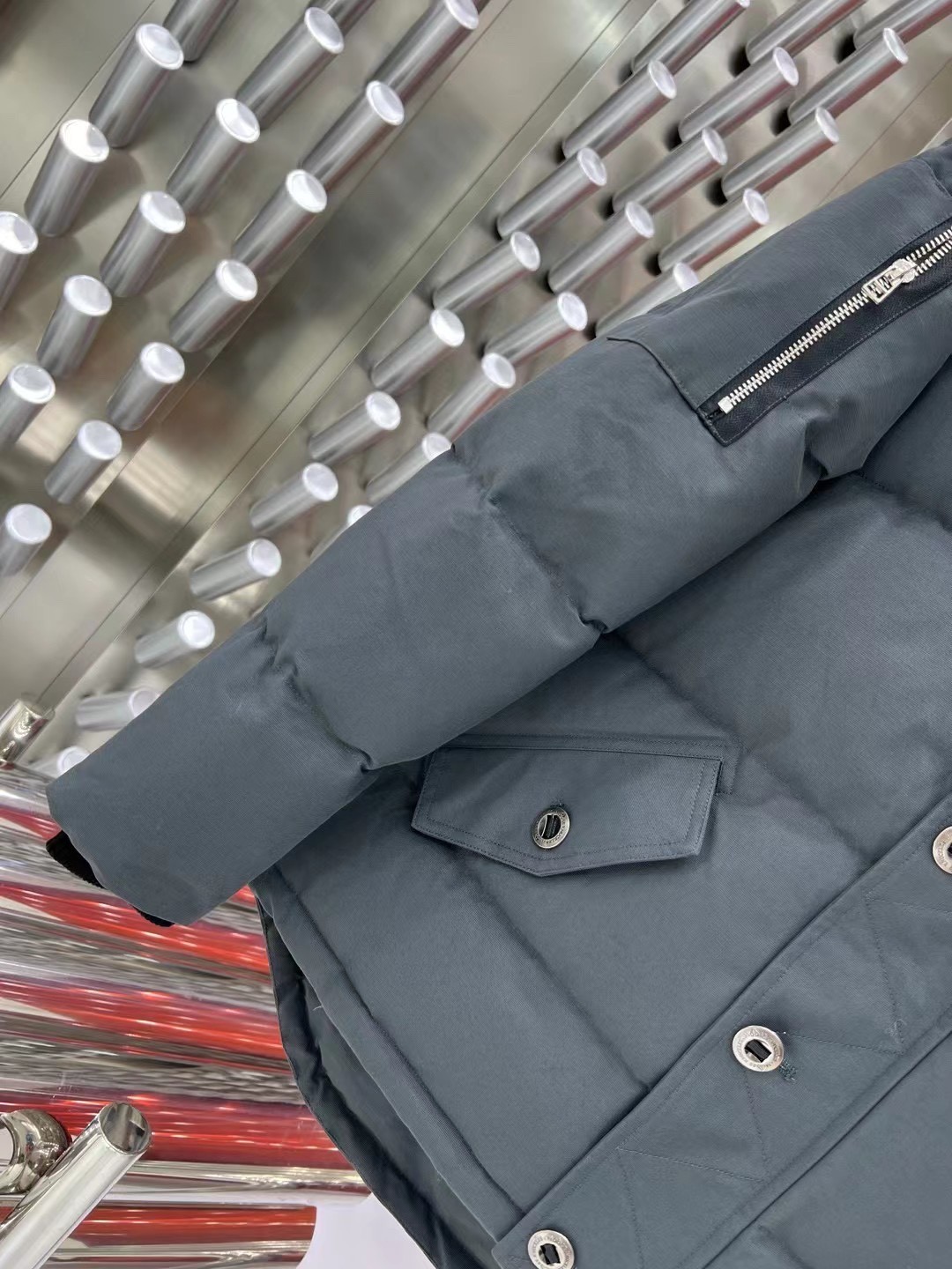 [Moose knuckles -무스너클 ]  무스너클 남성 쓰리쿼터 버클 패딩