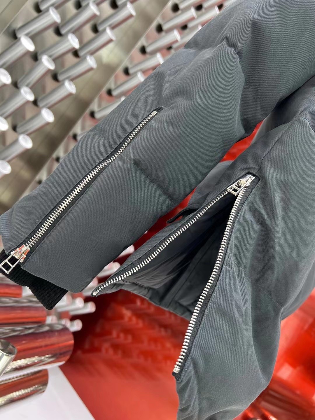 [Moose knuckles -무스너클 ]  무스너클 남성 쓰리쿼터 버클 패딩