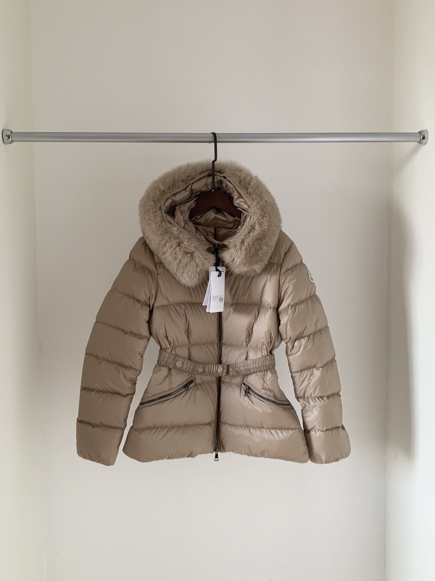 [MONCLER-몽클레어] 몽클레어 보에드 숏 패딩