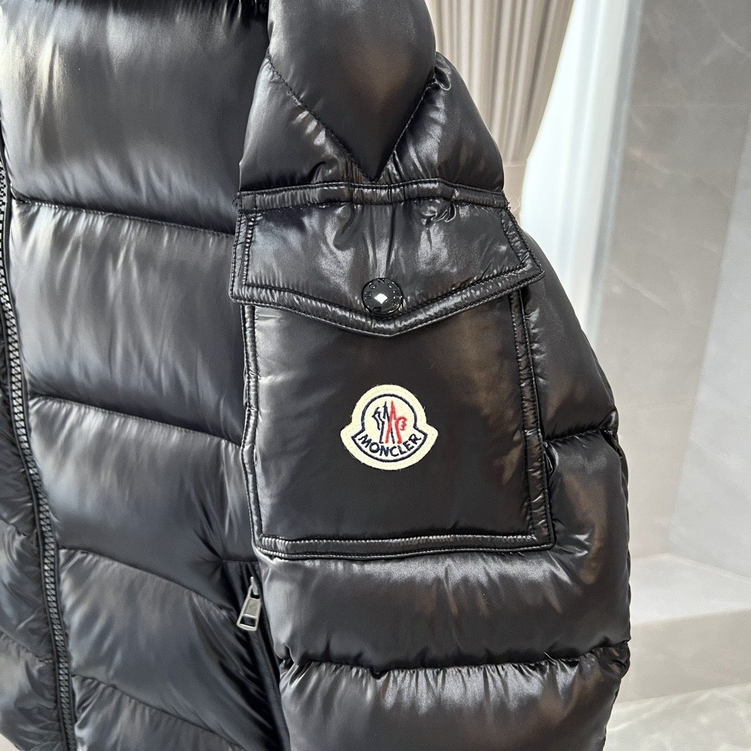 [MONCLER-몽클레어]  몽클레어 마야 쇼트 다운 패딩 재킷