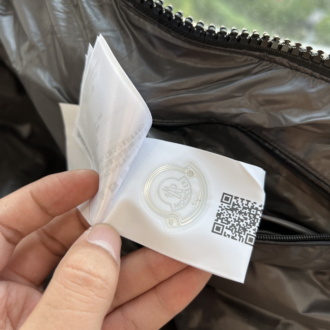 [MONCLER-몽클레어]  몽클레어 마야 쇼트 다운 패딩 재킷