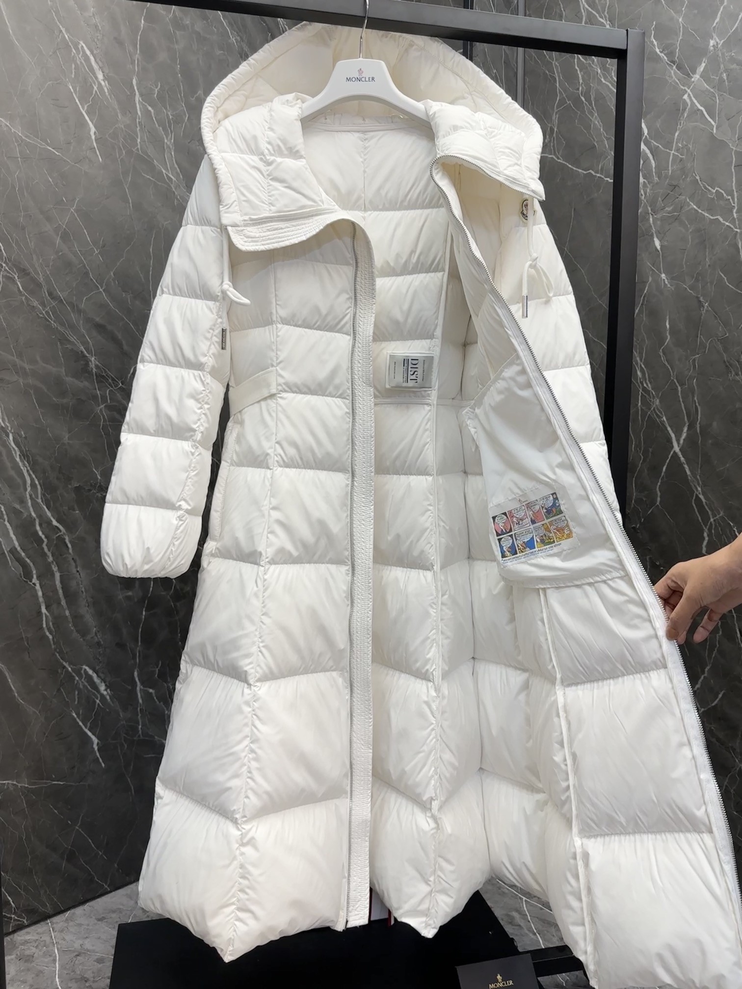 [MONCLER-몽클레어] 몽클레어 파우콘 롱 패딩