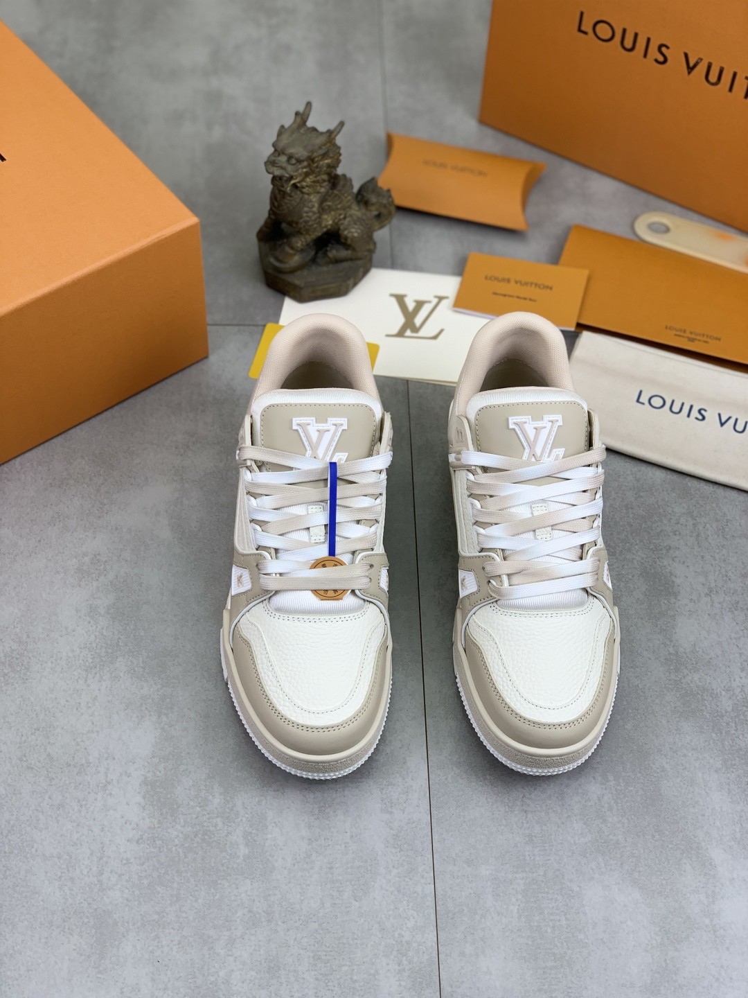 [LOUIS VUITTON-루이비통] 루이비통 트레이너 베이지 스니커즈