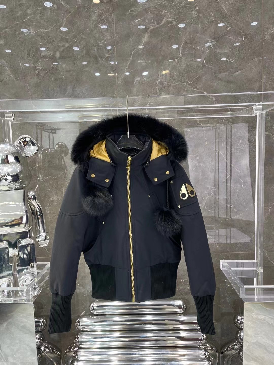 [Moose knuckles -무스너클 ]  무스너클 여성 봄버 패딩 자켓