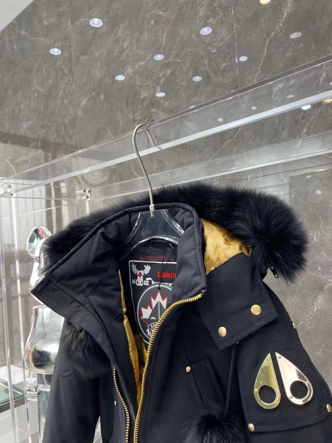 [Moose knuckles -무스너클 ]  무스너클 여성 봄버 패딩 자켓