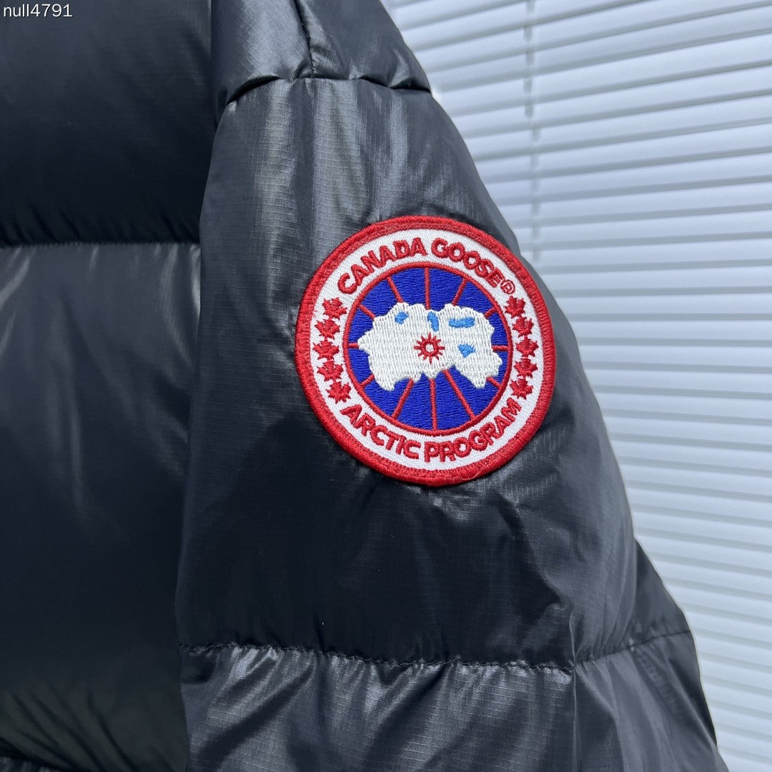 [Canada Goose-캐나다구스] 캐나다구스  싸이프레스 크롭 여성 패딩