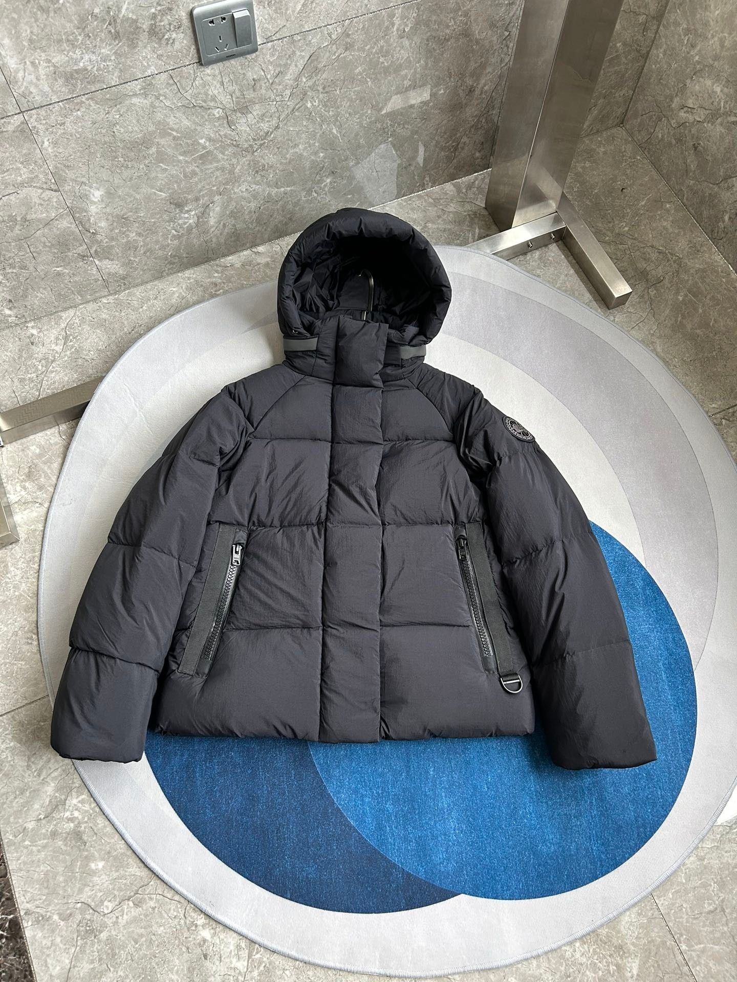 [Canada Goose-캐나다구스] 캐나다구스 에버렛 푸퍼 패딩 블랙 라벨