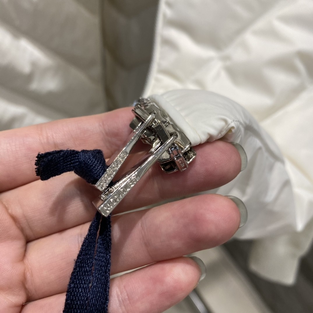 [MONCLER-몽클레어] 몽클레어 에어로로프트 자켓