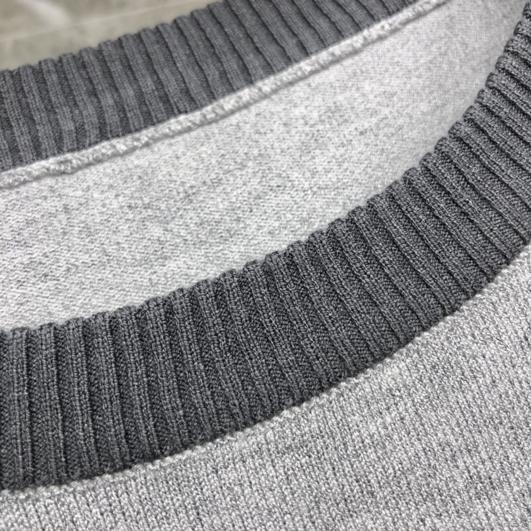 [TOM BROWNE -톰브라운 ] 톰브라운 사선 니트 반팔티