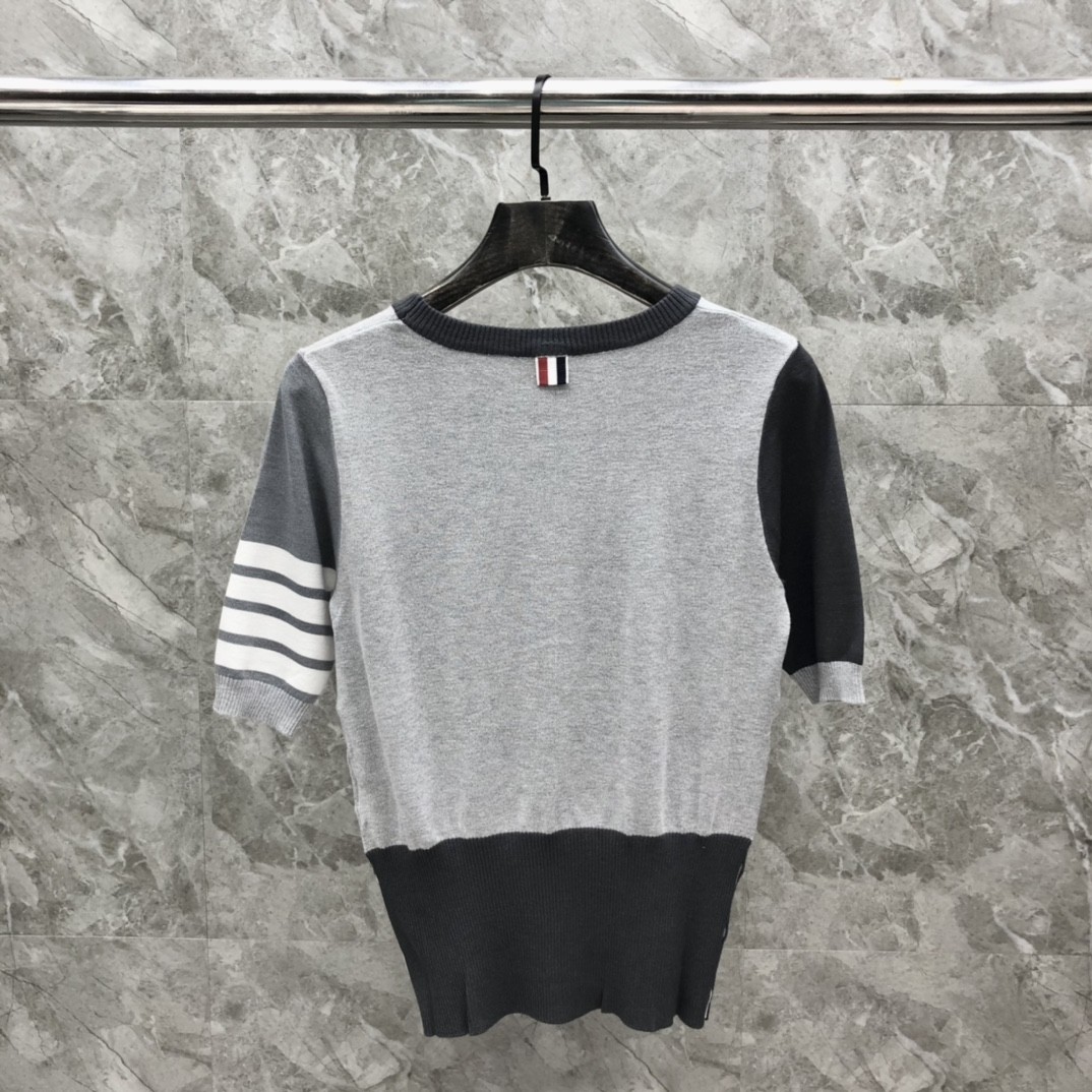 [TOM BROWNE -톰브라운 ] 톰브라운 사선 니트 반팔티