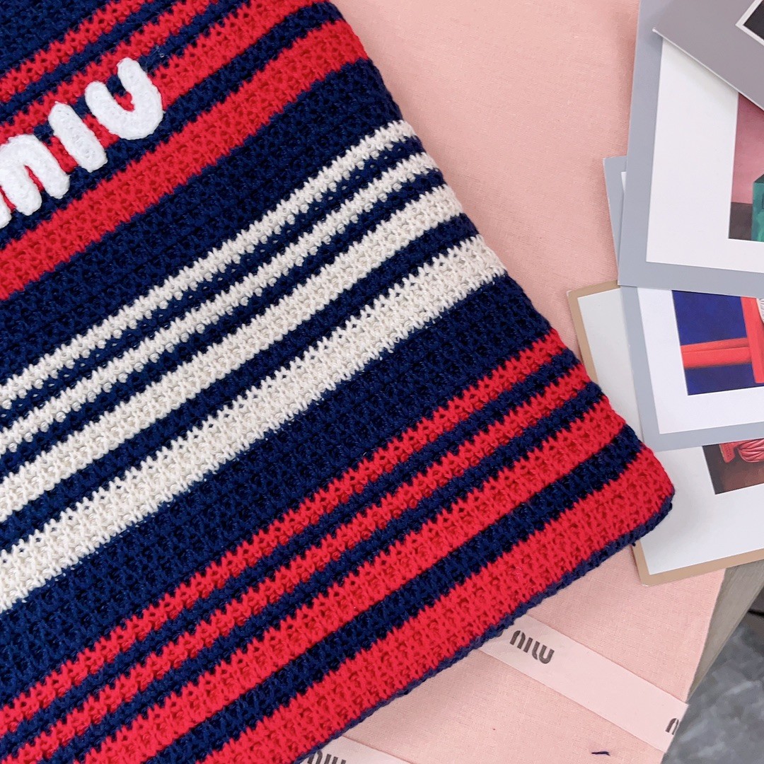 [MIU MIU-미우미우] 미우미우 라피아 우븐 토트 백