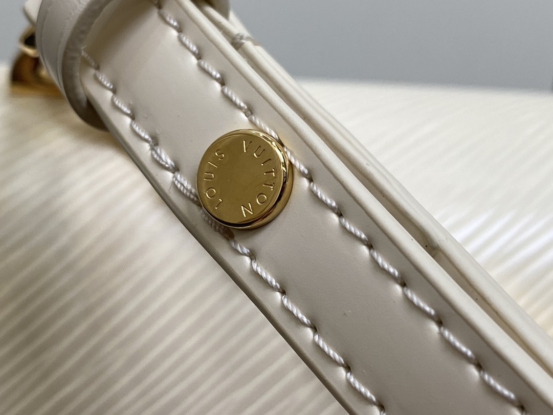 [LOUIS VUITTON-루이비통] 루이비통 트위스트 에삐 MM 숄더백 M24630