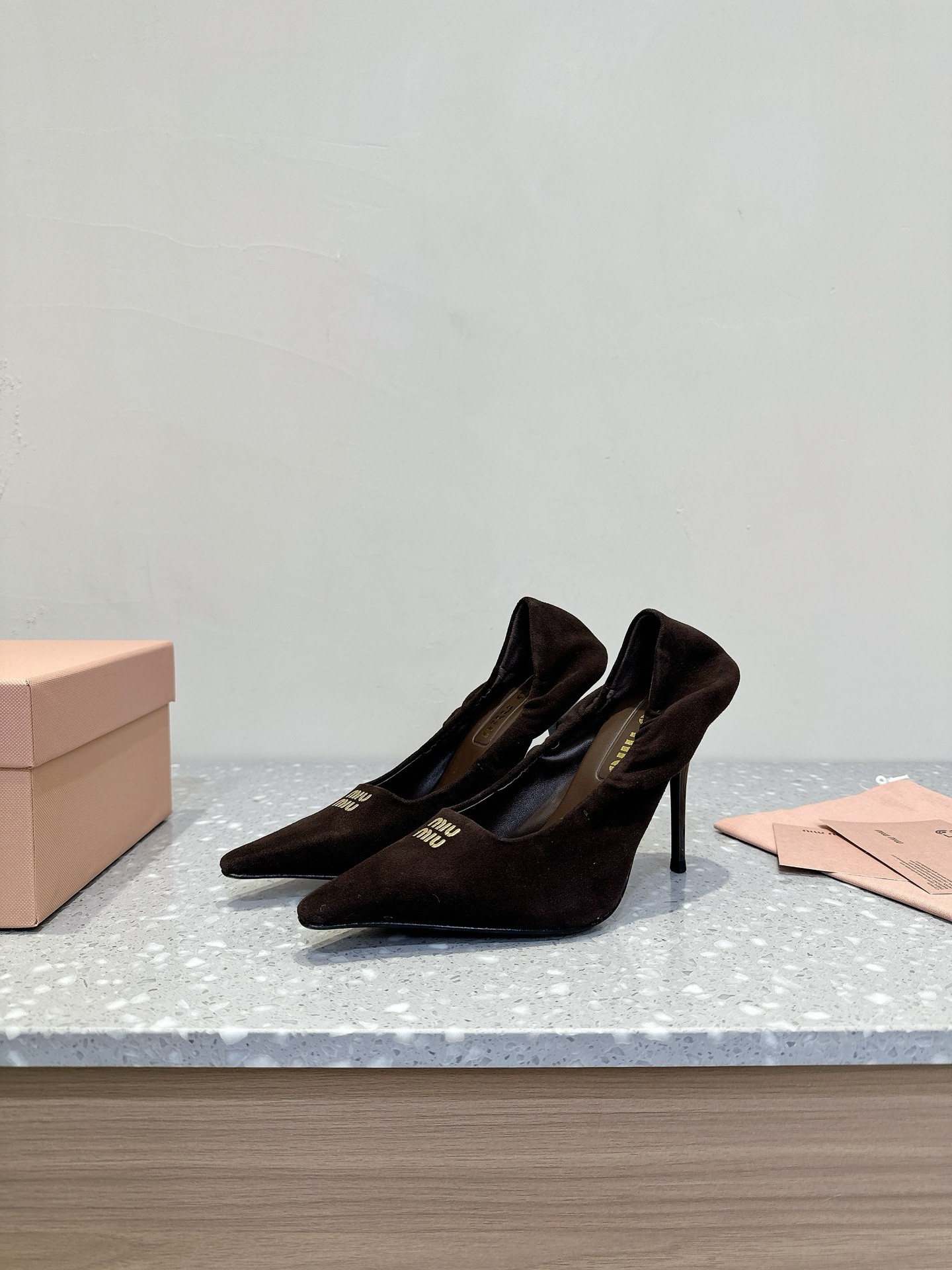 [MIU MIU-미우미우] 미우미우 펌프스 힐