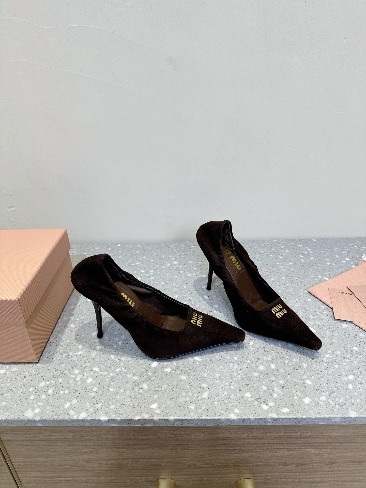 [MIU MIU-미우미우] 미우미우 펌프스 힐