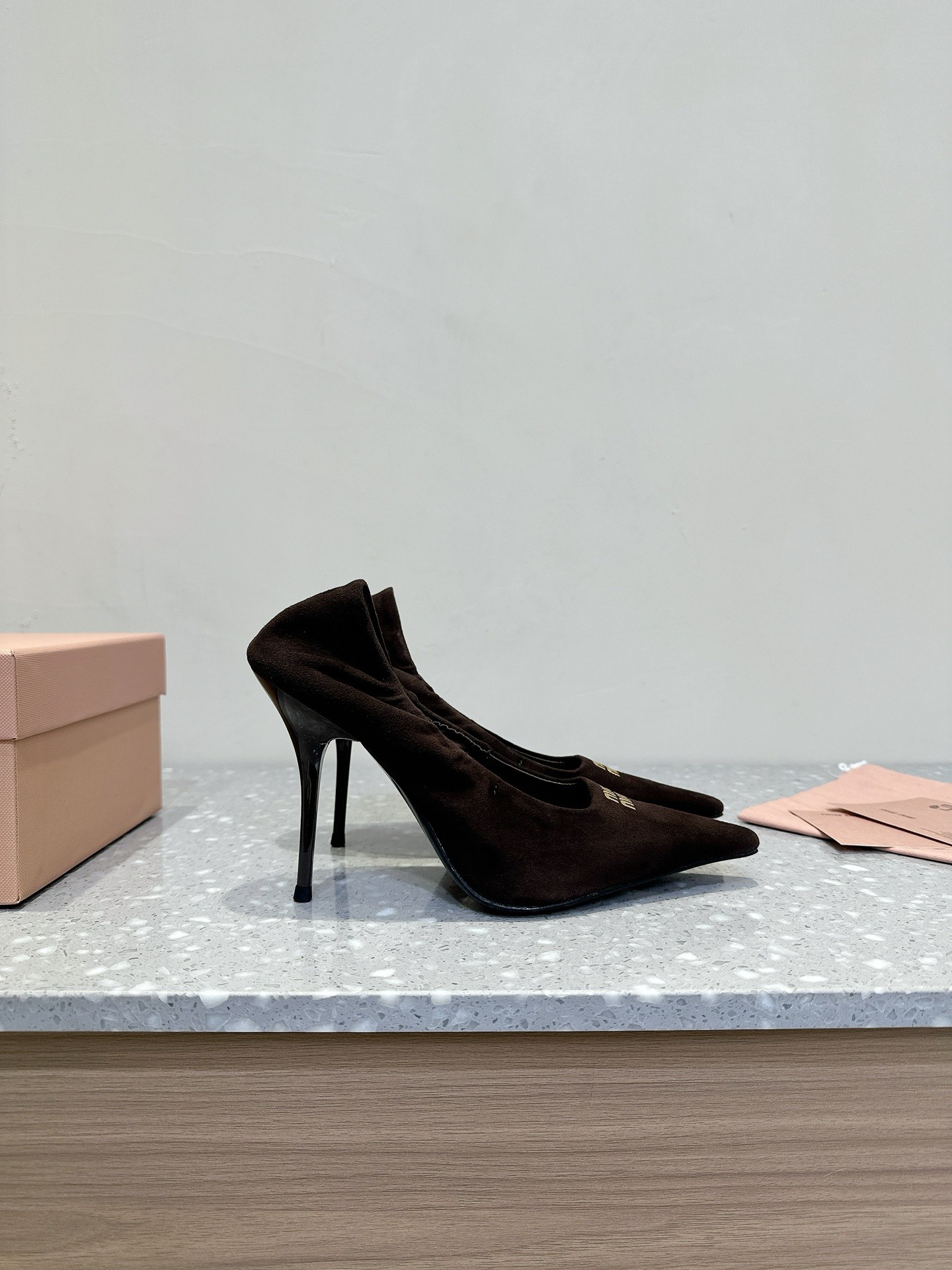 [MIU MIU-미우미우] 미우미우 펌프스 힐