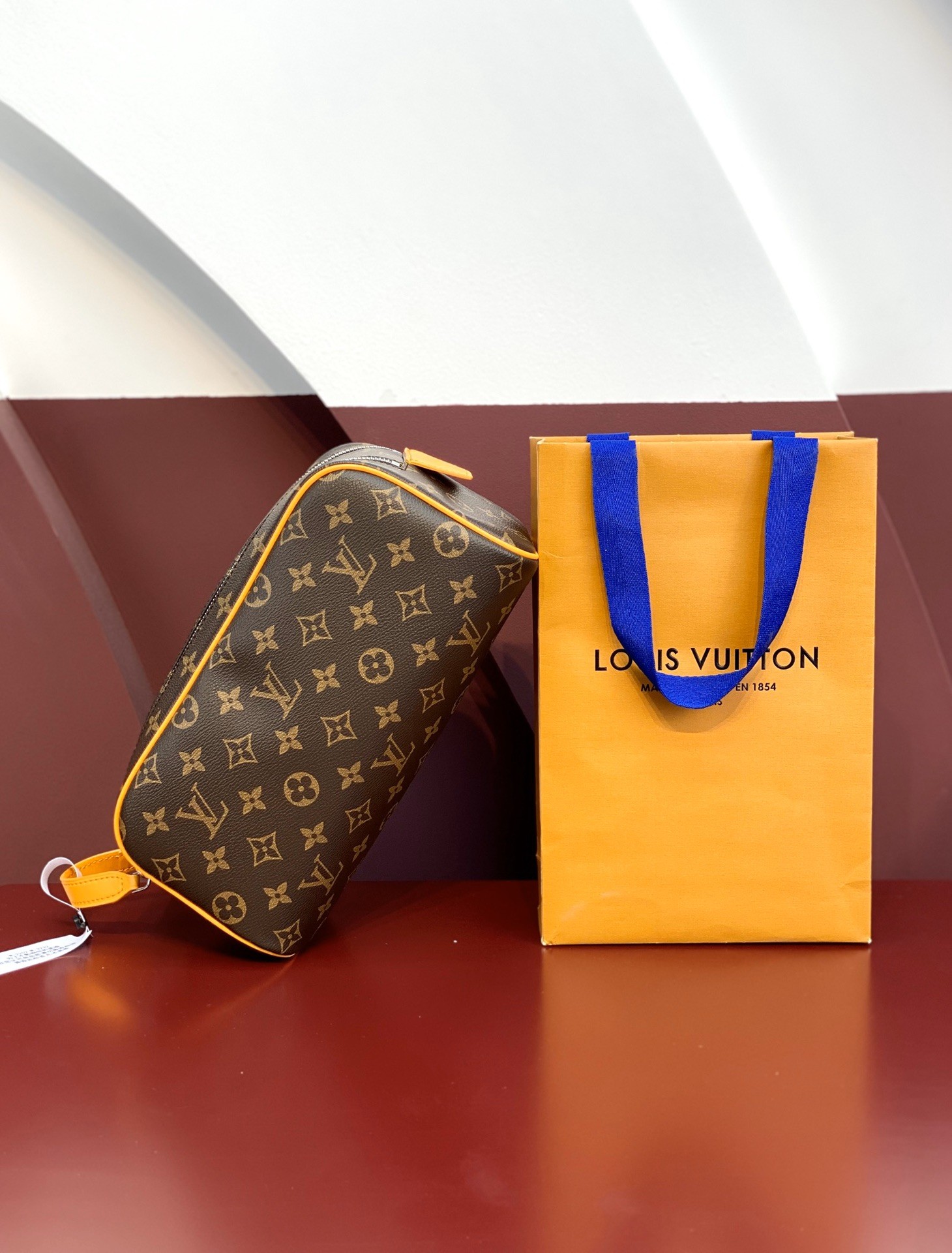 [LOUIS VUITTON-루이비통] 루이비통 도프 키트 파우치 M12641
