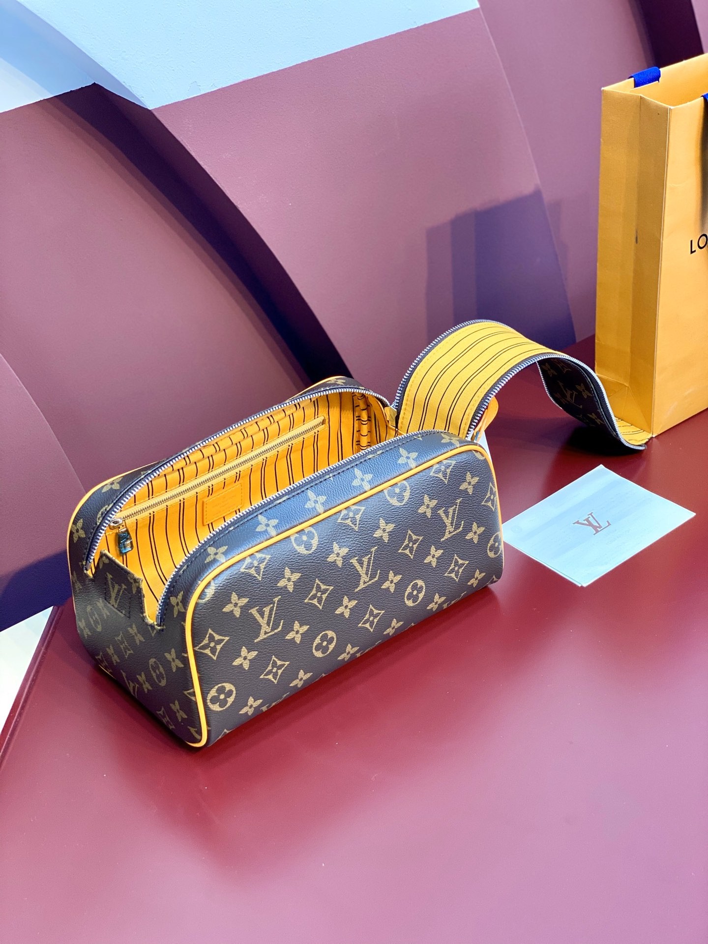 [LOUIS VUITTON-루이비통] 루이비통 도프 키트 파우치 M12641