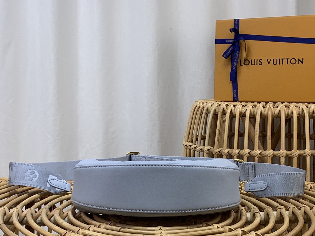 루이비통 LV Over The Moon 오버 더 문 숄더 백