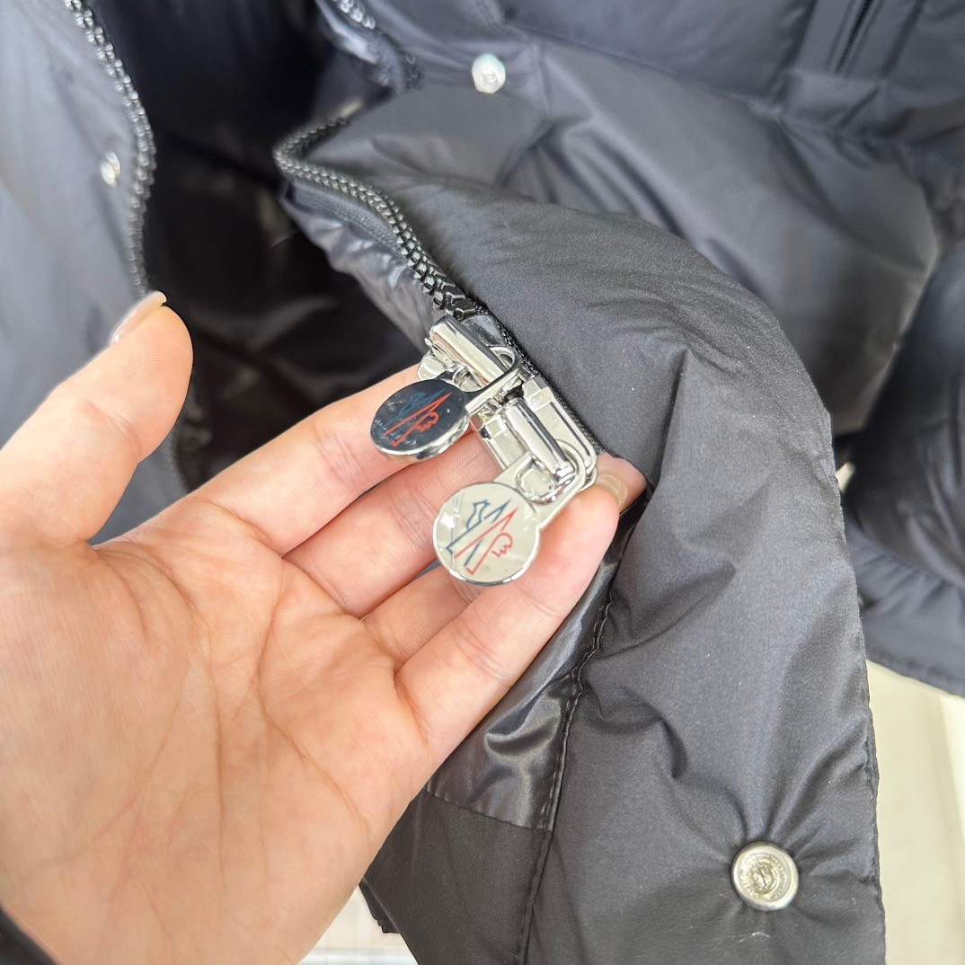 [MONCLER-몽클레어] 몽클레어 하노베리안남성  롱 패딩