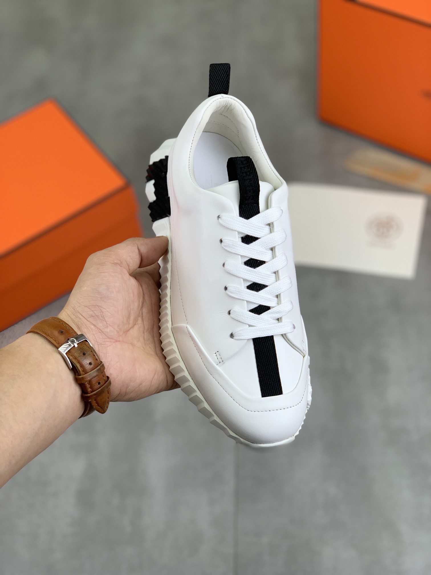 [HERMES-에르메스] 에르메스  바운싱 스니커즈 화이트 남여공용