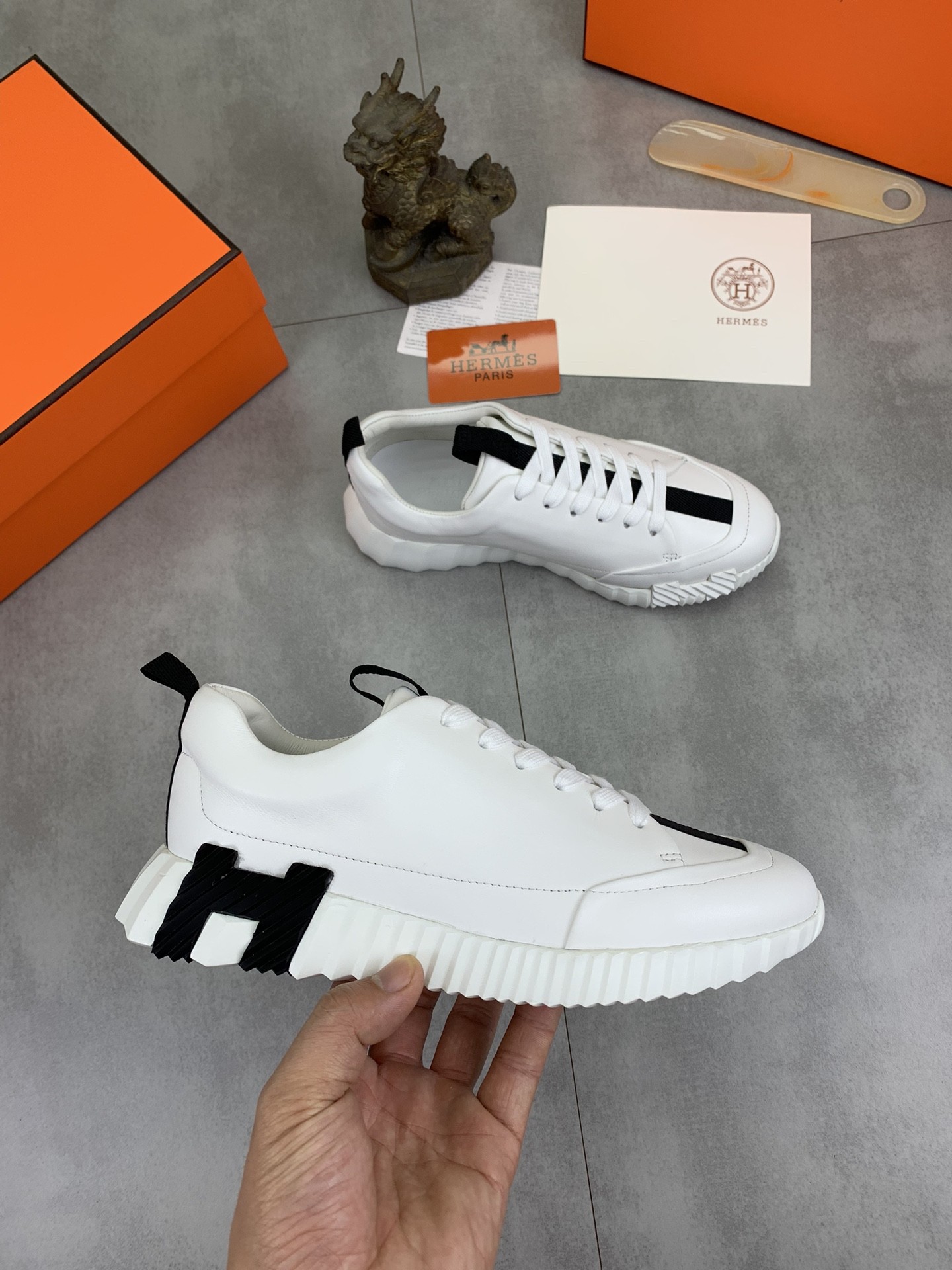 [HERMES-에르메스] 에르메스  바운싱 스니커즈 화이트 남여공용