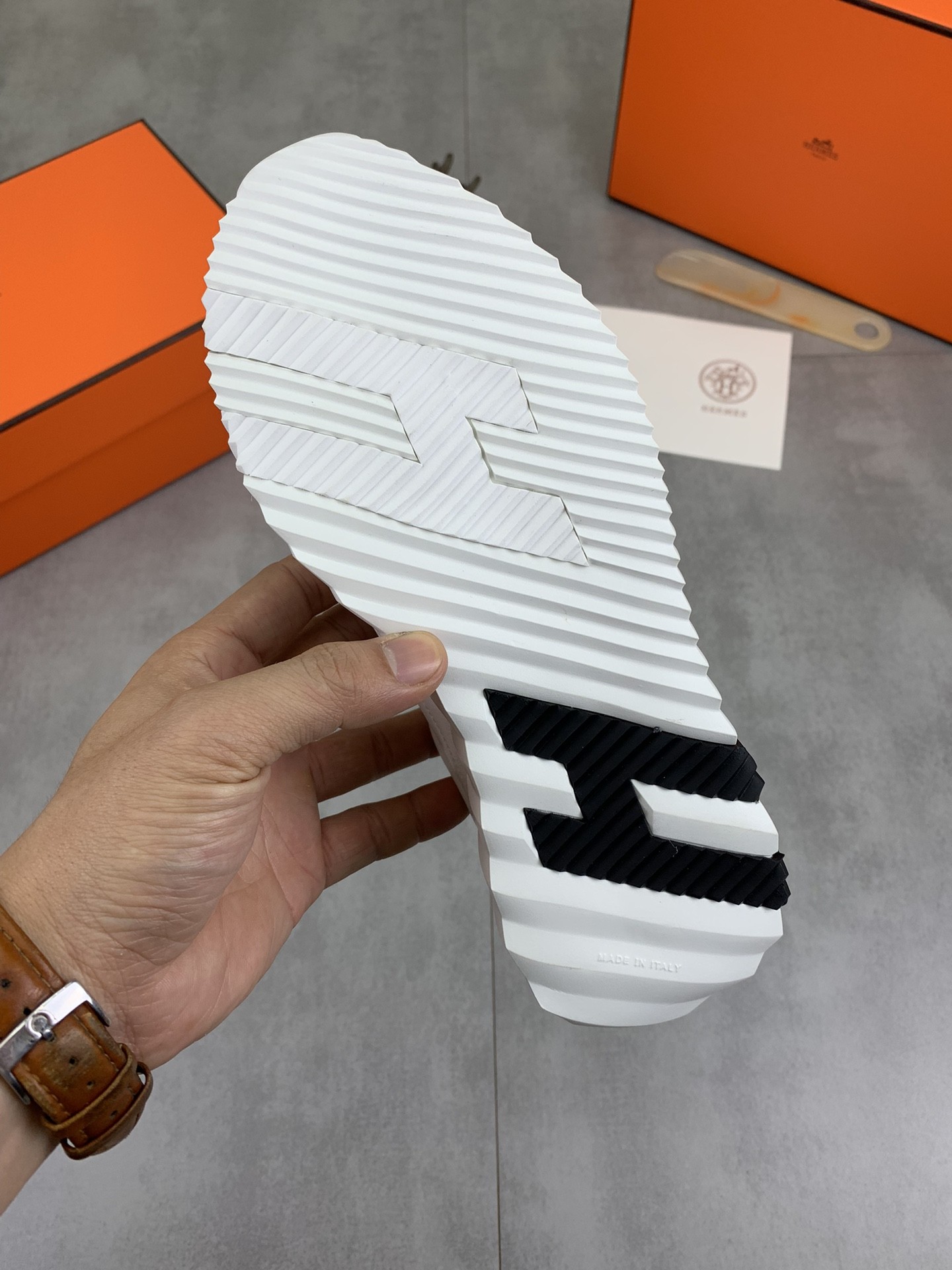 [HERMES-에르메스] 에르메스  바운싱 스니커즈 화이트 남여공용