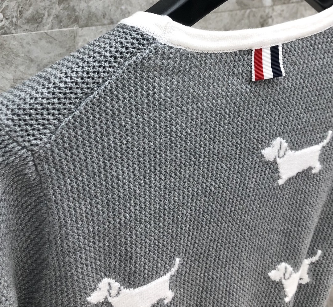 [TOM BROWNE -톰브라운 ] 톰브라운 반팔 니트 스웨터 그레이