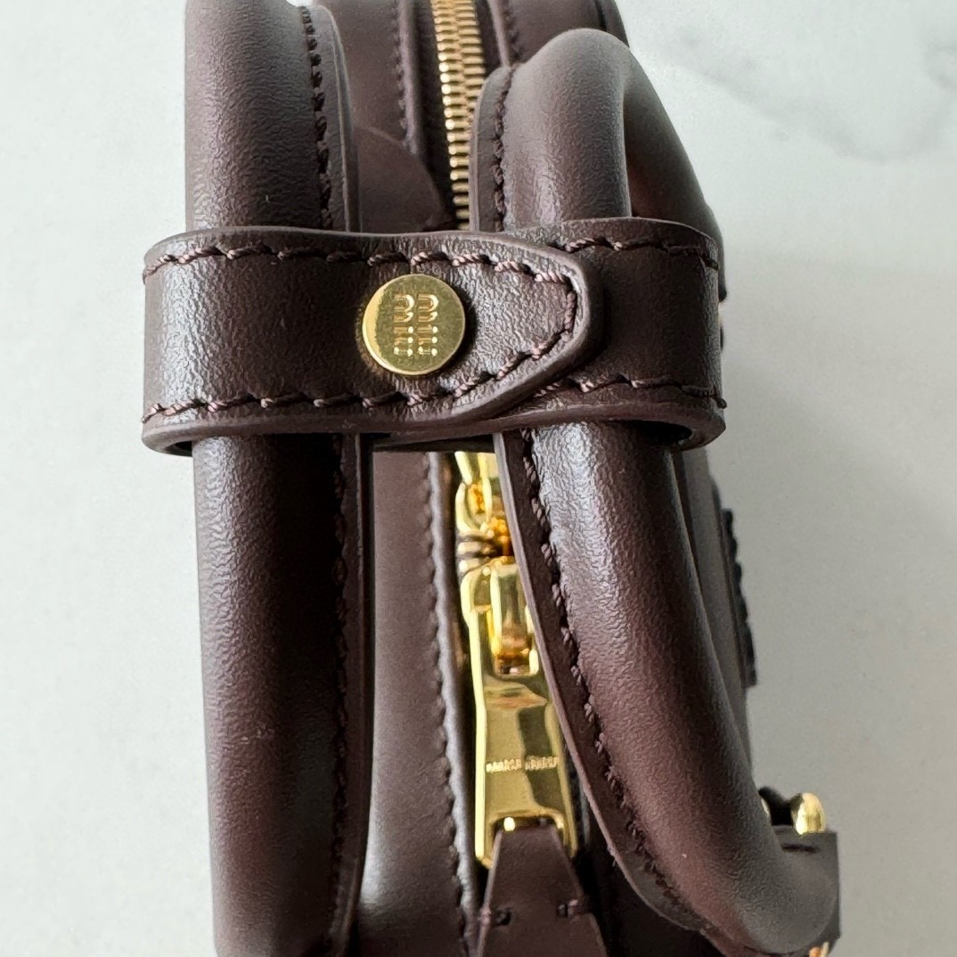 [MIUMIU-미우미우] 미우미우 아카디 토트백 스몰