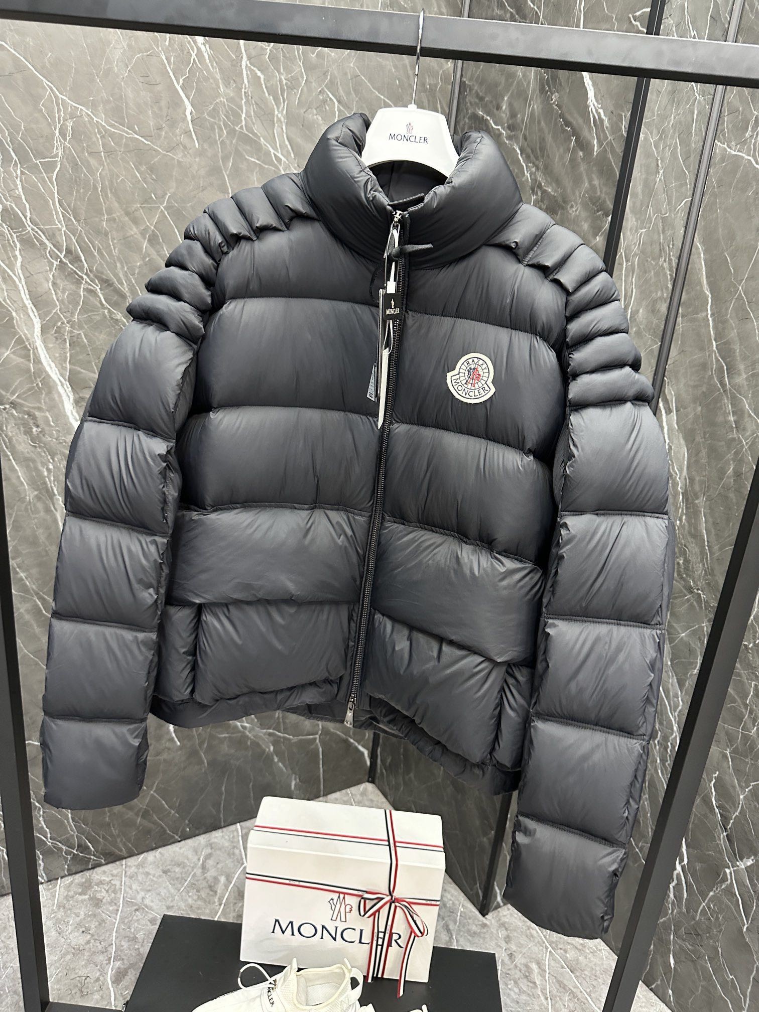 [MONCLER-몽클레어] 몽클레어 쇼트 다운 패딩