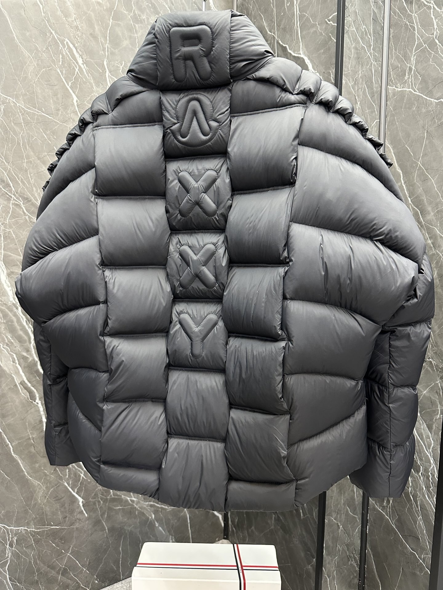 [MONCLER-몽클레어] 몽클레어 쇼트 다운 패딩