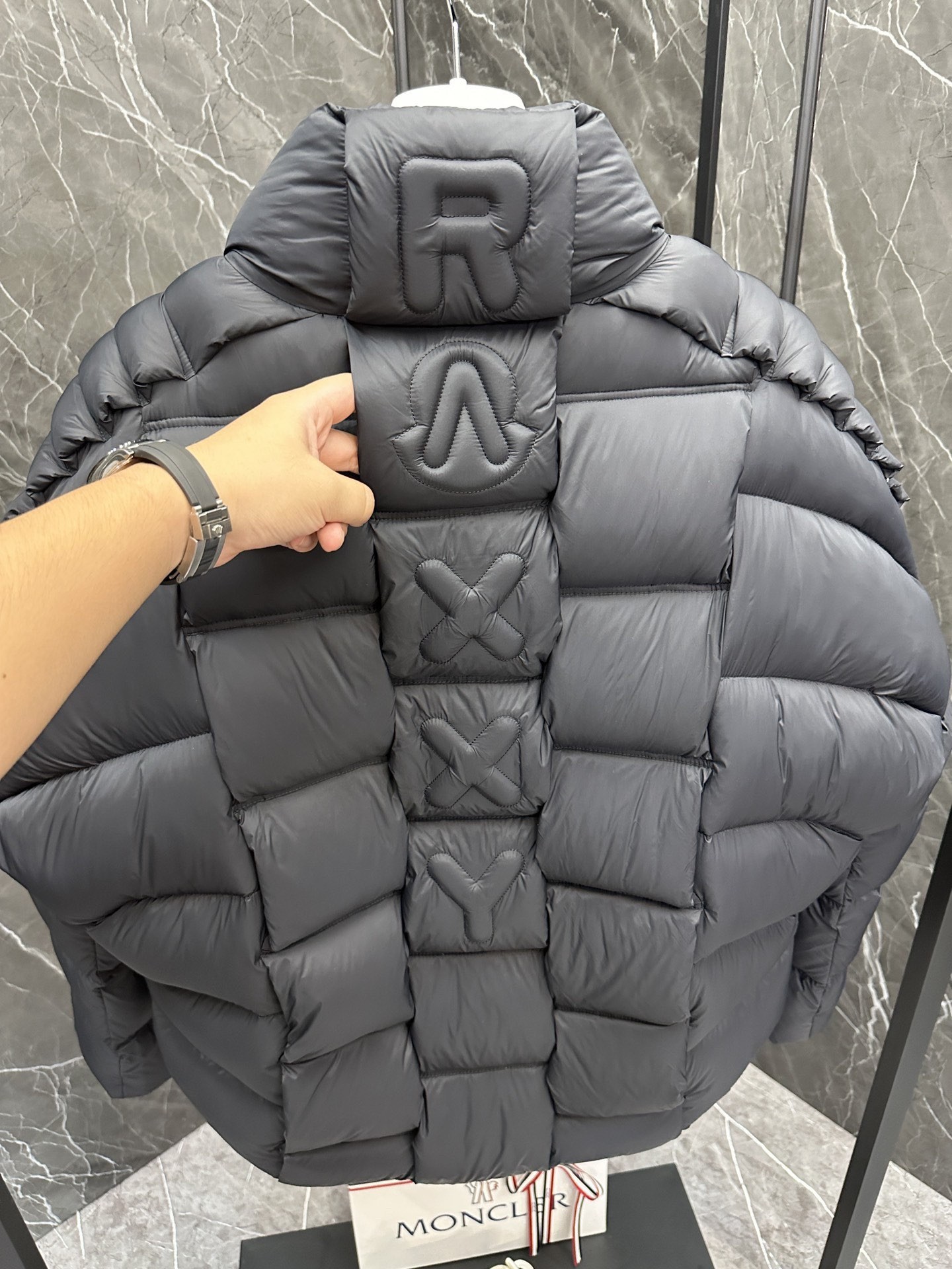 [MONCLER-몽클레어] 몽클레어 쇼트 다운 패딩