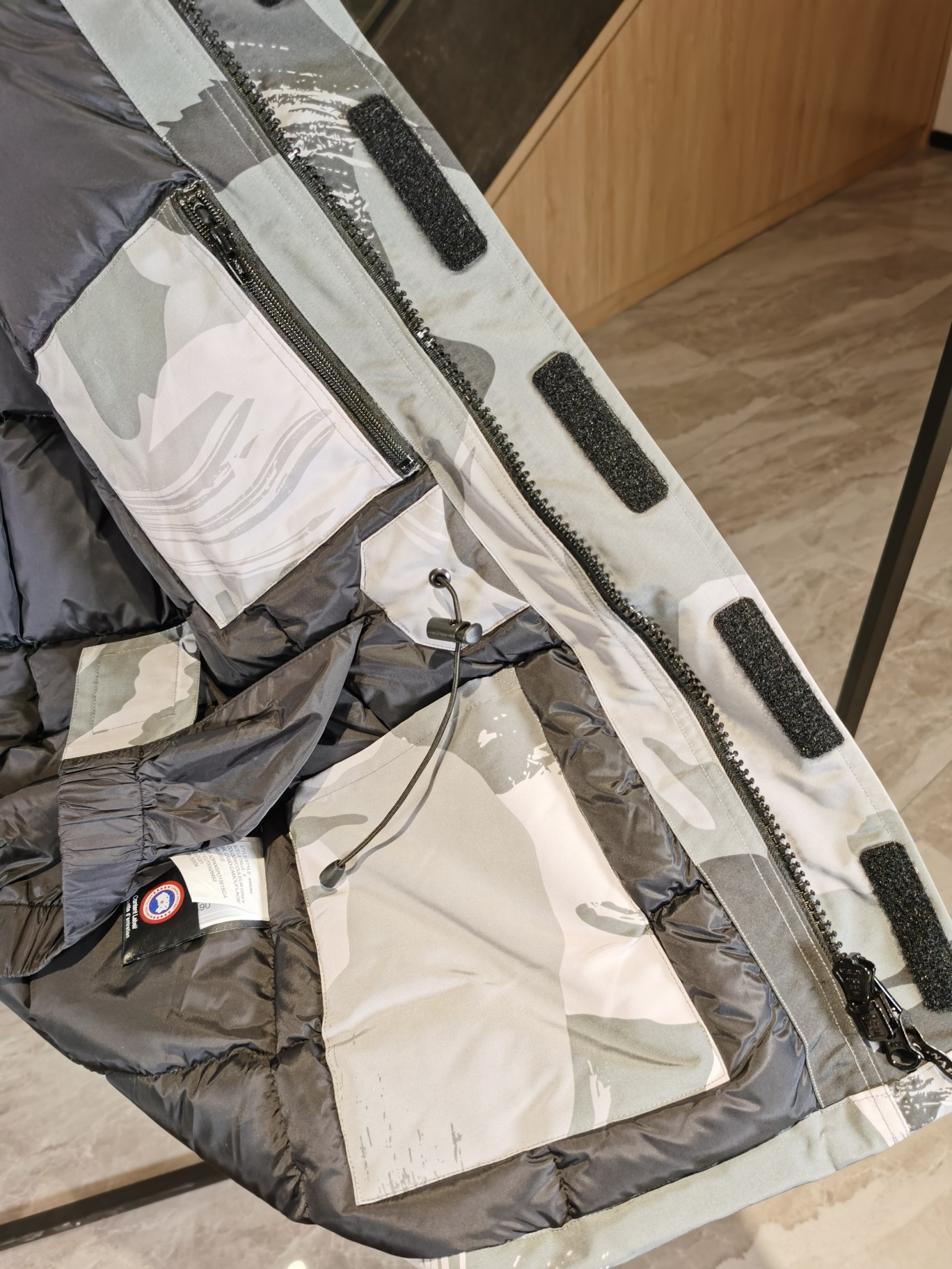 [ Canadagoose -캐나다구스 ]  캐나다구스  야상 패딩