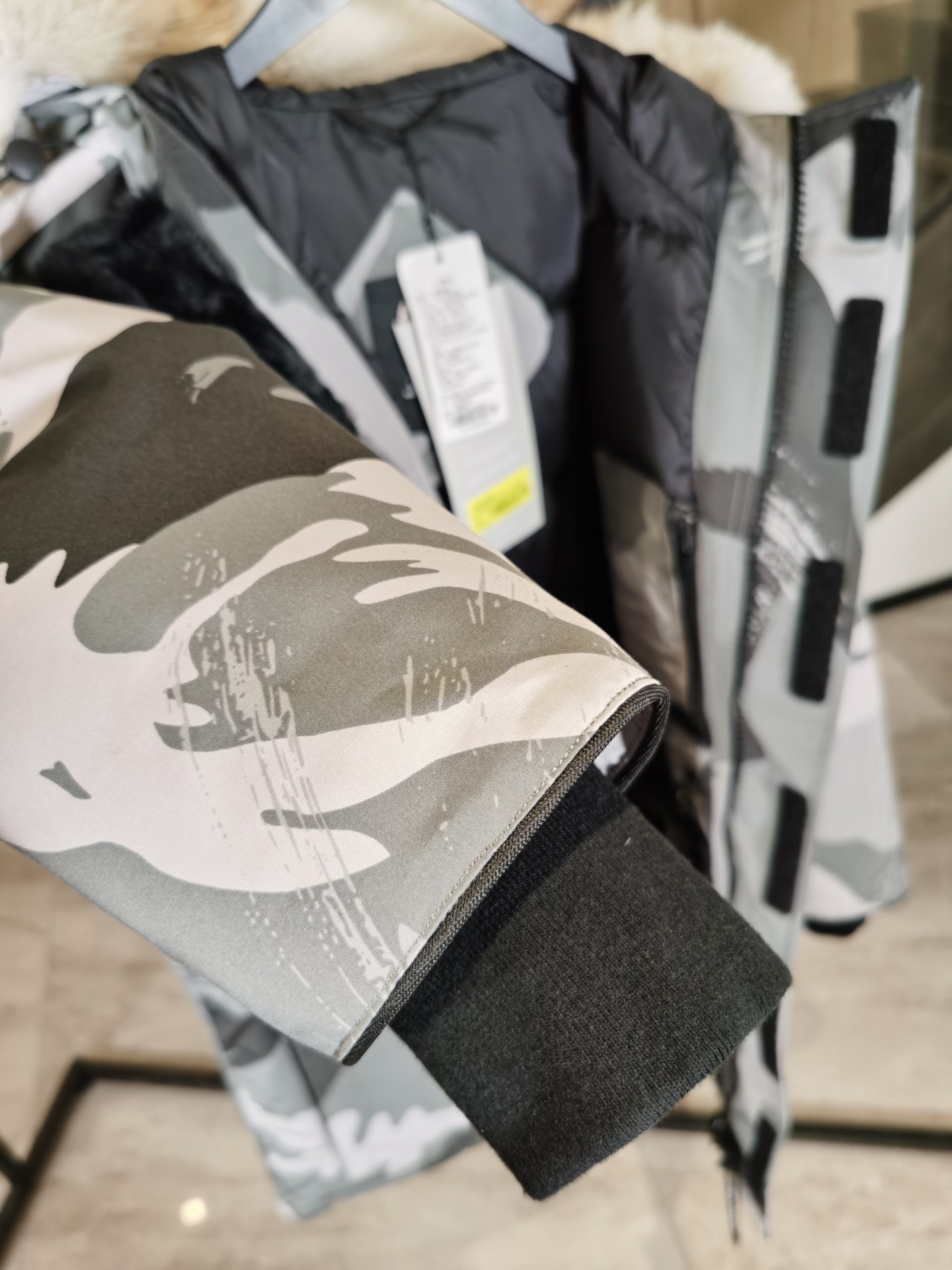 [ Canadagoose -캐나다구스 ]  캐나다구스  야상 패딩