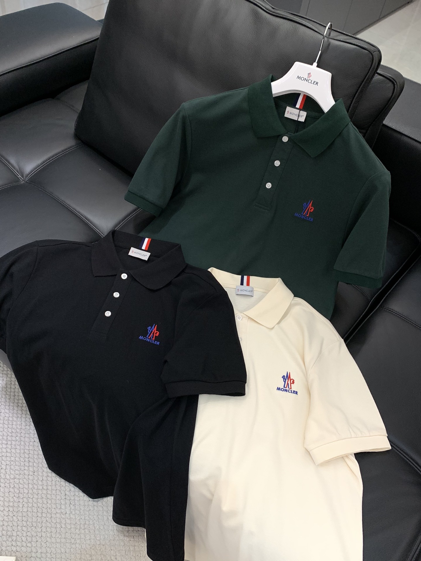 [MONCLER-몽클레어] 몽클레어 카라  반팔티