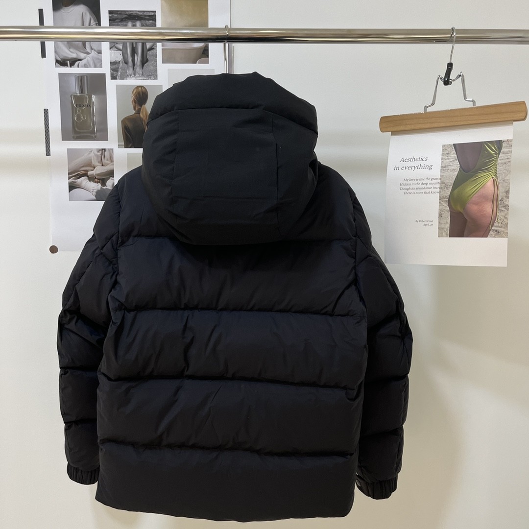 [MONCLER-몽클레어] 몽클레어 마데이라 다운 패딩