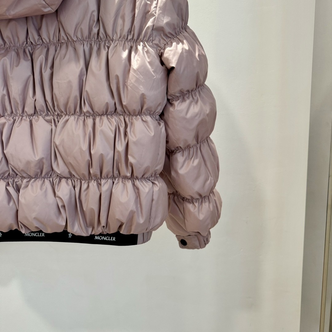 [MONCLER-몽클레어] 몽클레어 메돈테 여성 숏 패딩