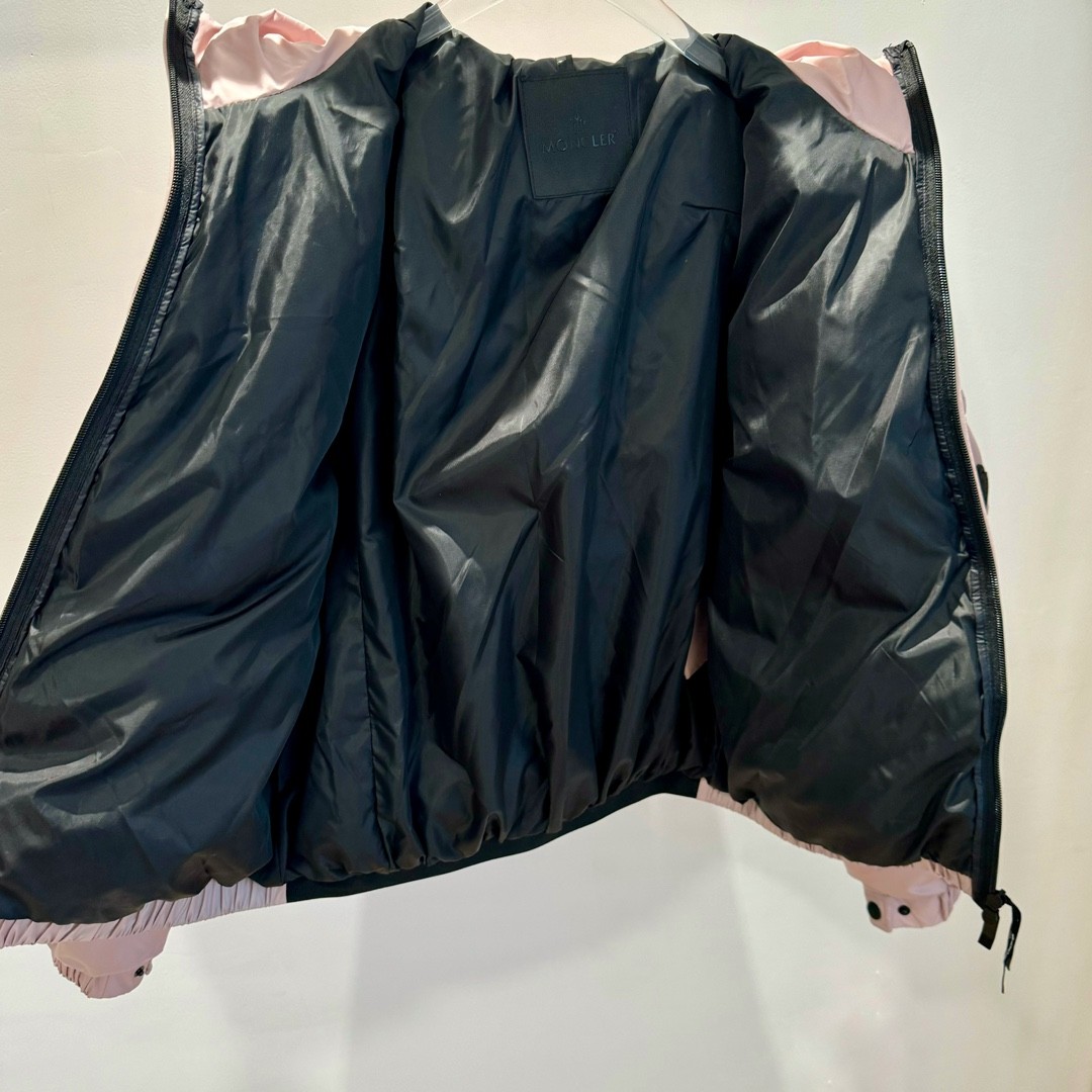 [MONCLER-몽클레어] 몽클레어 메돈테 여성 숏 패딩