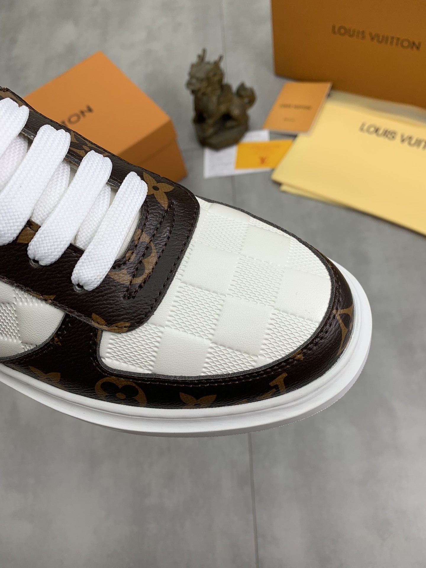 [LOUIS VUITTON-루이비통] 루이비통 하이탑 스니커즈