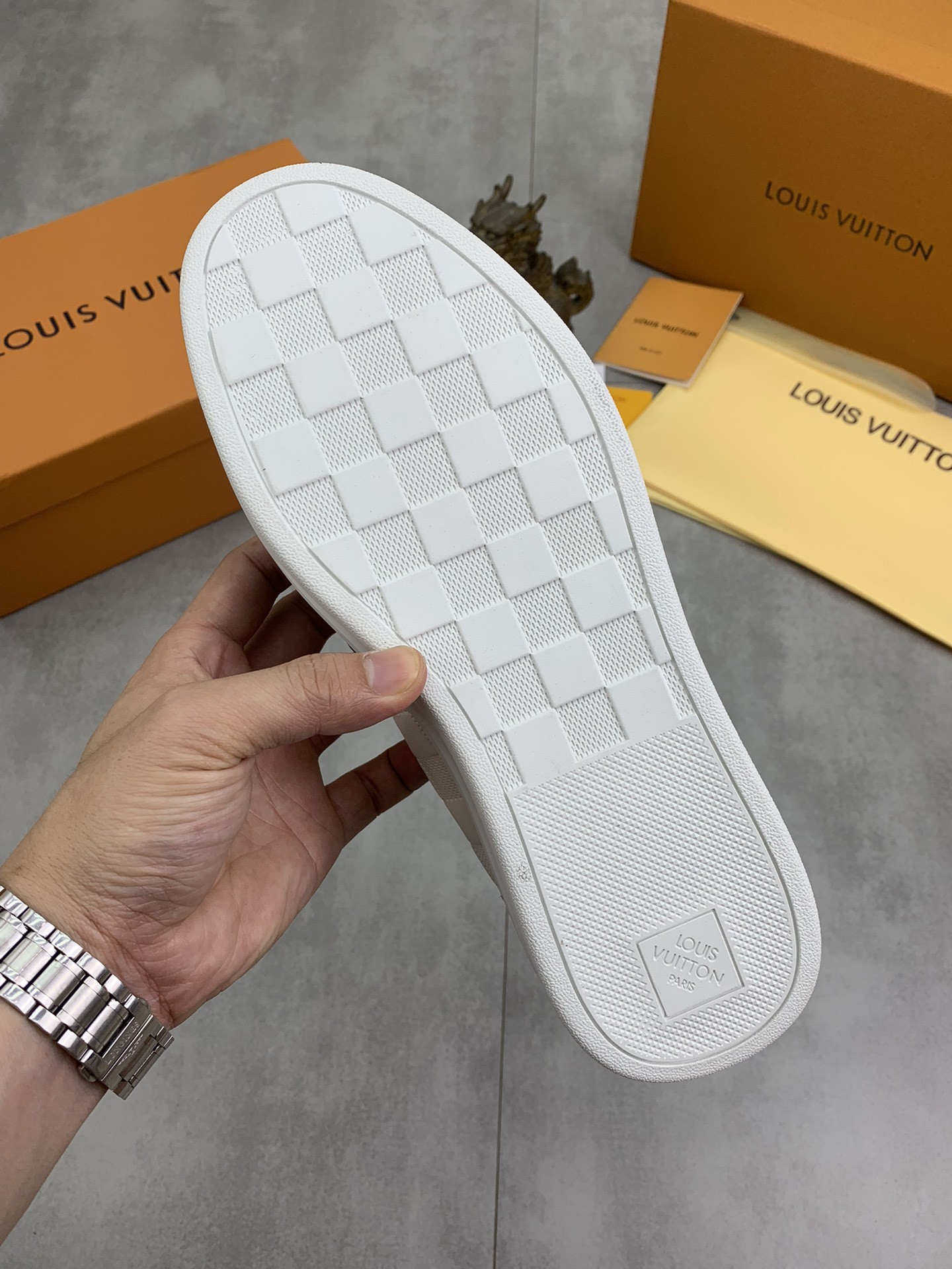 [LOUIS VUITTON-루이비통] 루이비통 하이탑 스니커즈