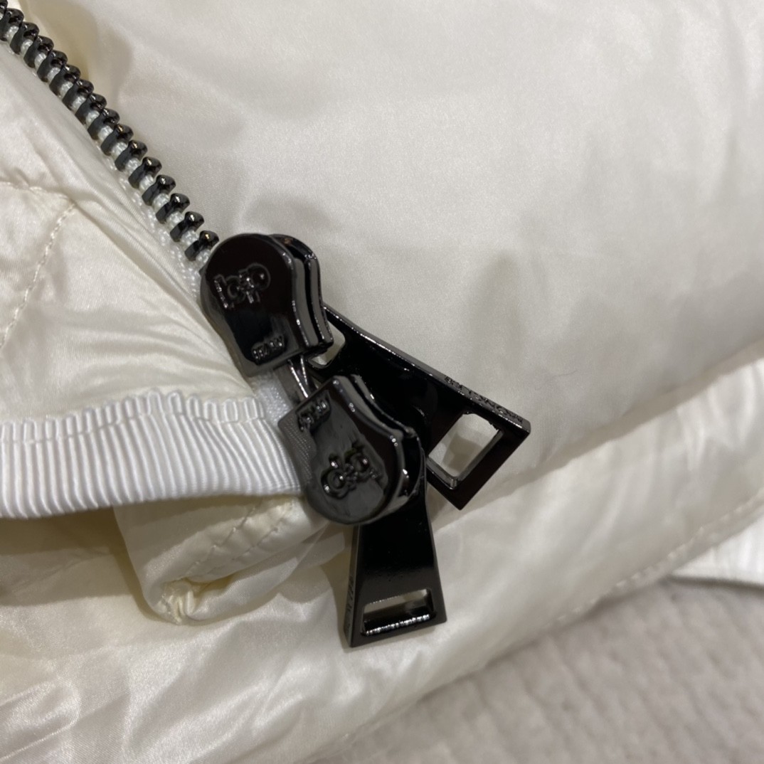 [MONCLER-몽클레어] 몽클레어 보에드 패딩