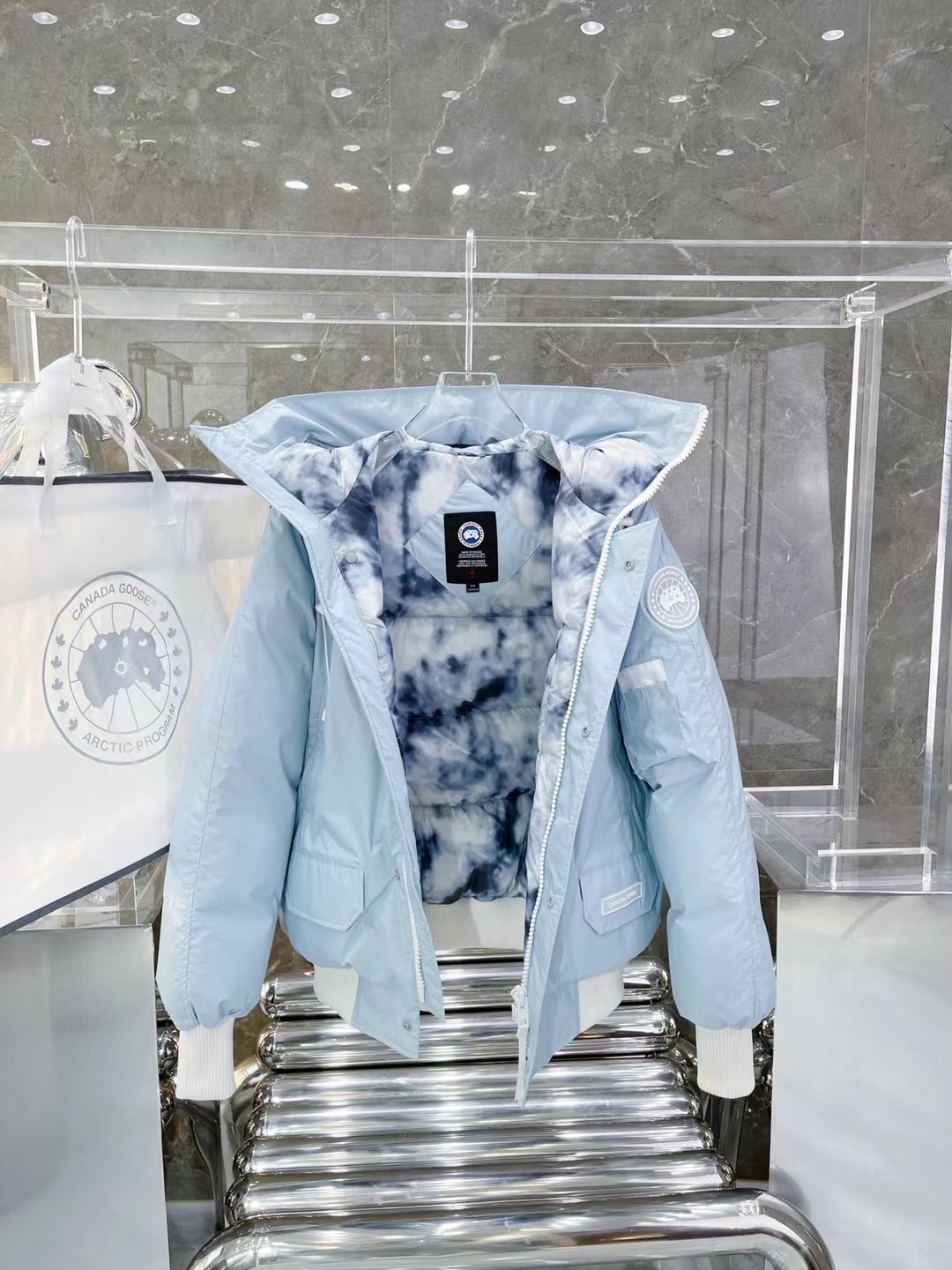 [Canada Goose-캐나다구스] 캐나다구스 칠리왁 구스 다운 패딩