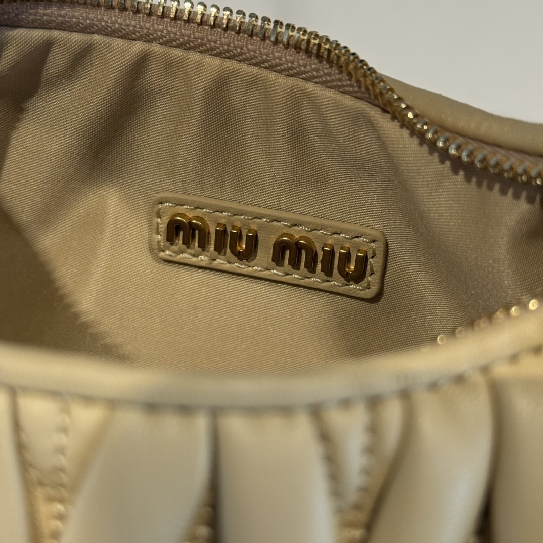 [MIU MIU-미우미우] 미우미우 옐로우 완더 Wander 백