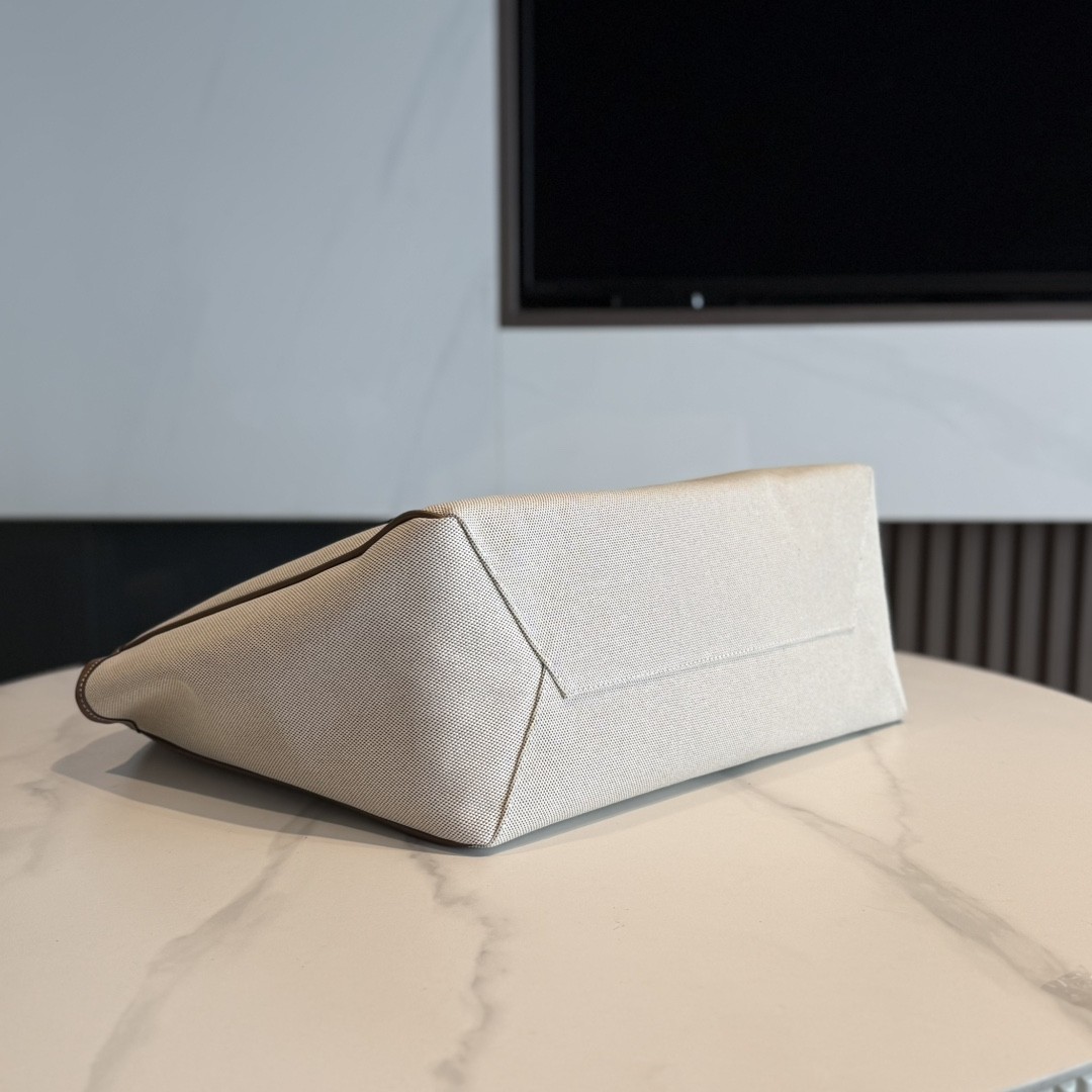 [MIU MIU-미우미우] 미우미우 아이비 토트백