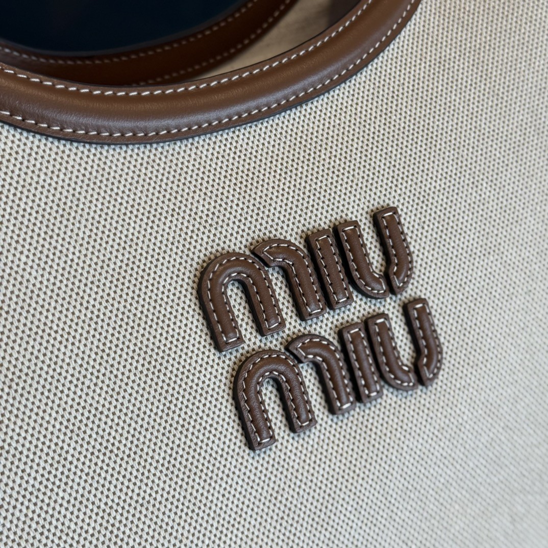 [MIU MIU-미우미우] 미우미우 아이비 토트백